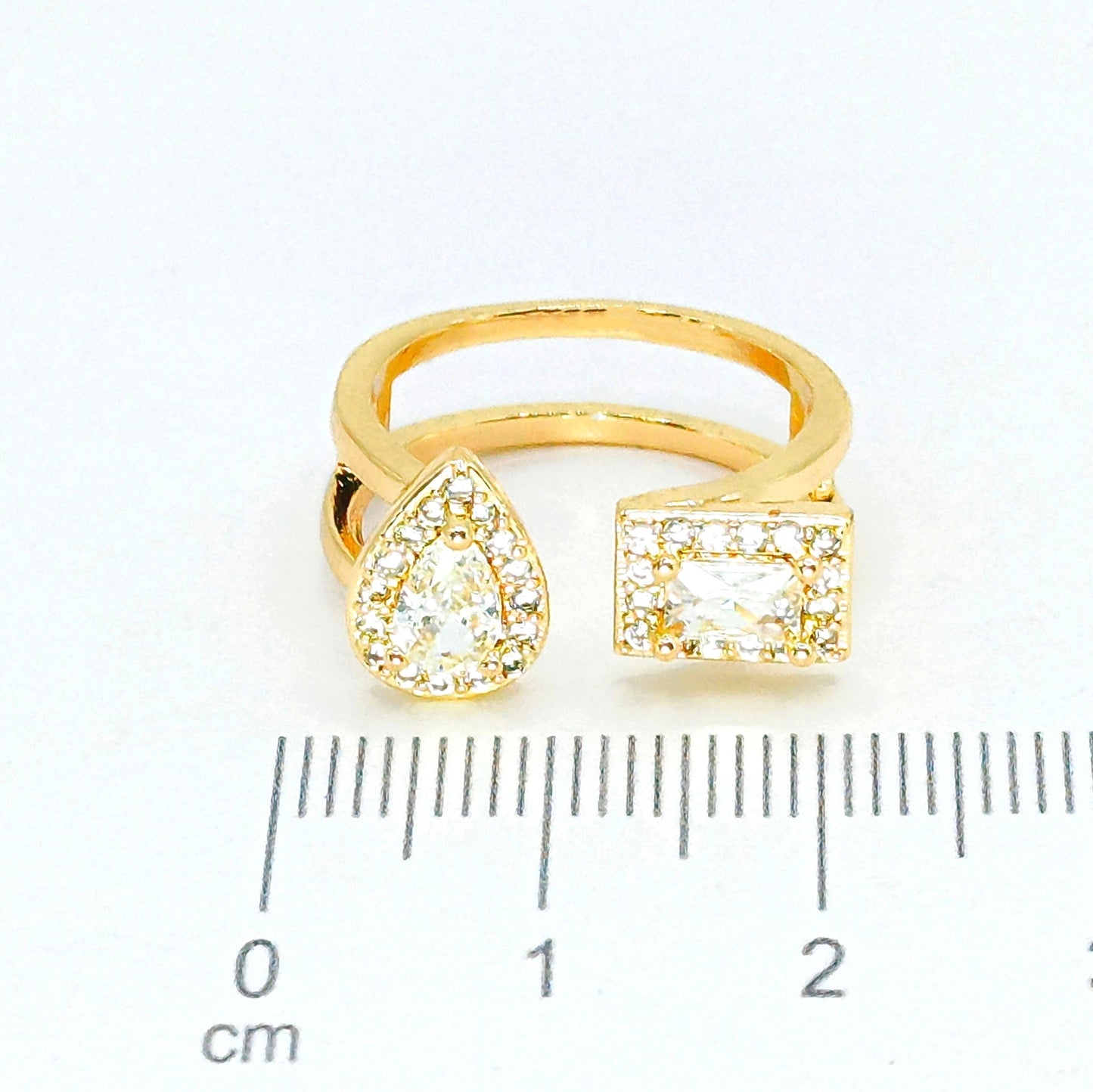 Anillo dos zircones