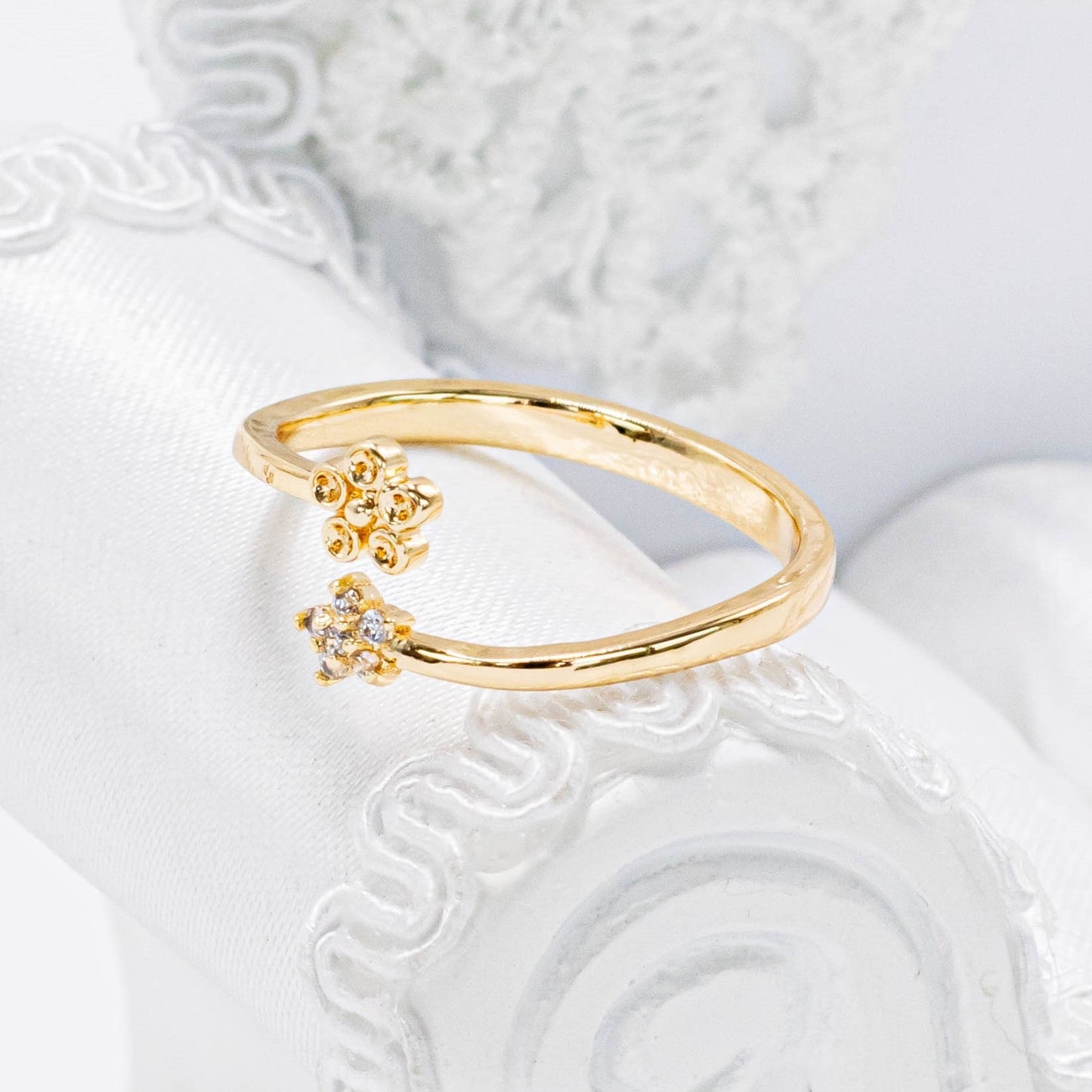 Anillo dos flores