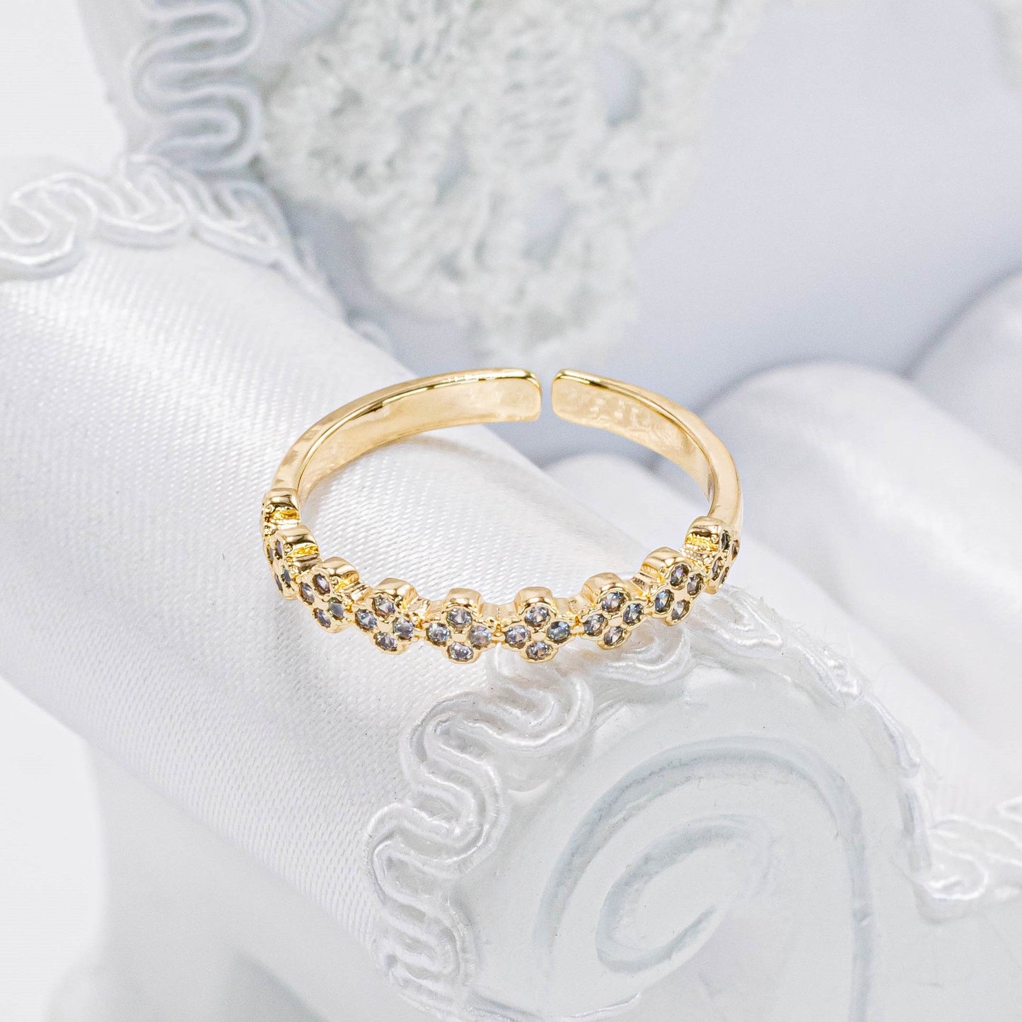Anillo van cleef microzircones