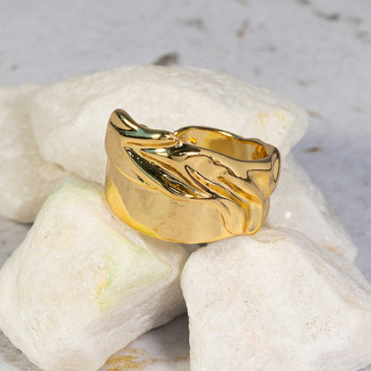 Anillo hoja tallada