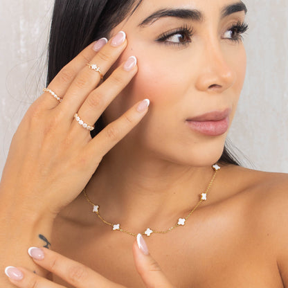 Anillo microzircones flores