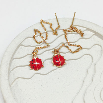 Arete hilo mariquita