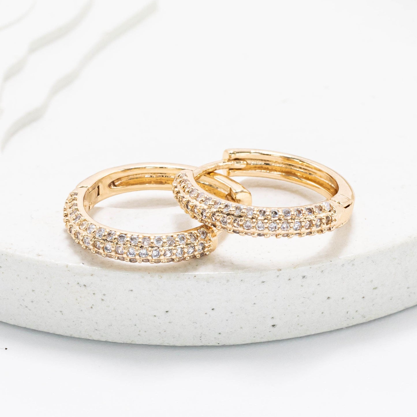 Cdga pequeña microzircones