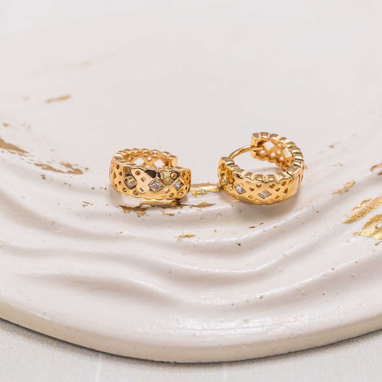 Candonga pequeña perforada