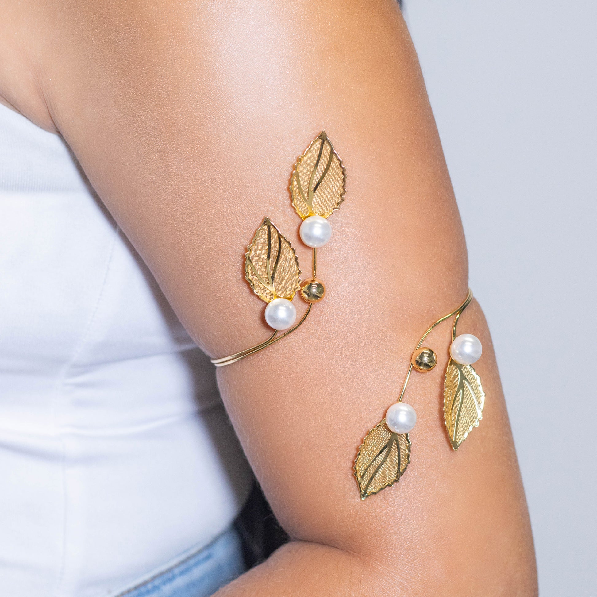 Pulsera brazalete perla hoja 