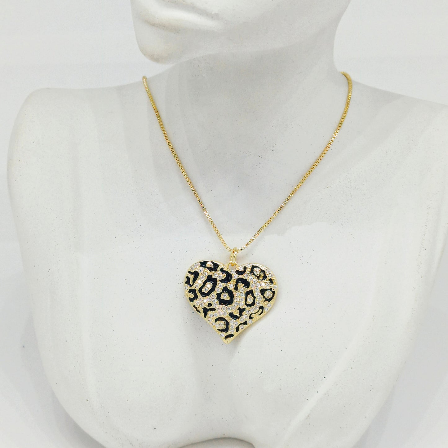 Collar rodio corazon nacar